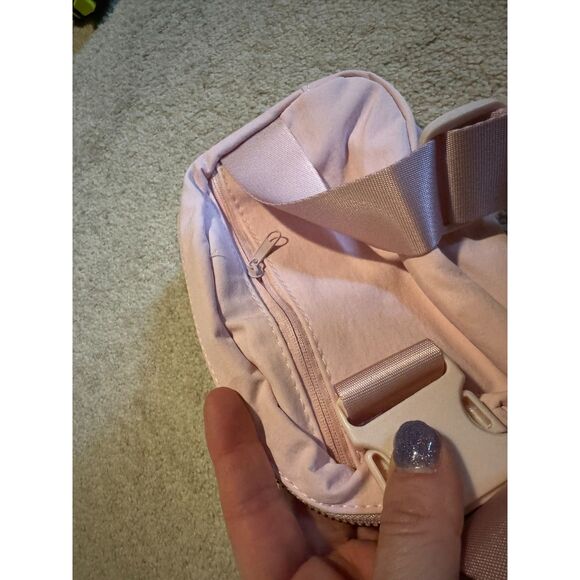 Belt Crossbody Bag Halara Multiple Pockets and Adjustable Strap - Picture 6 of 6